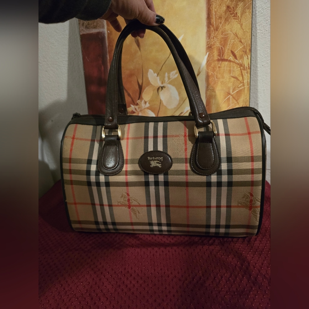 Burberrys euc haymarket  boston bag